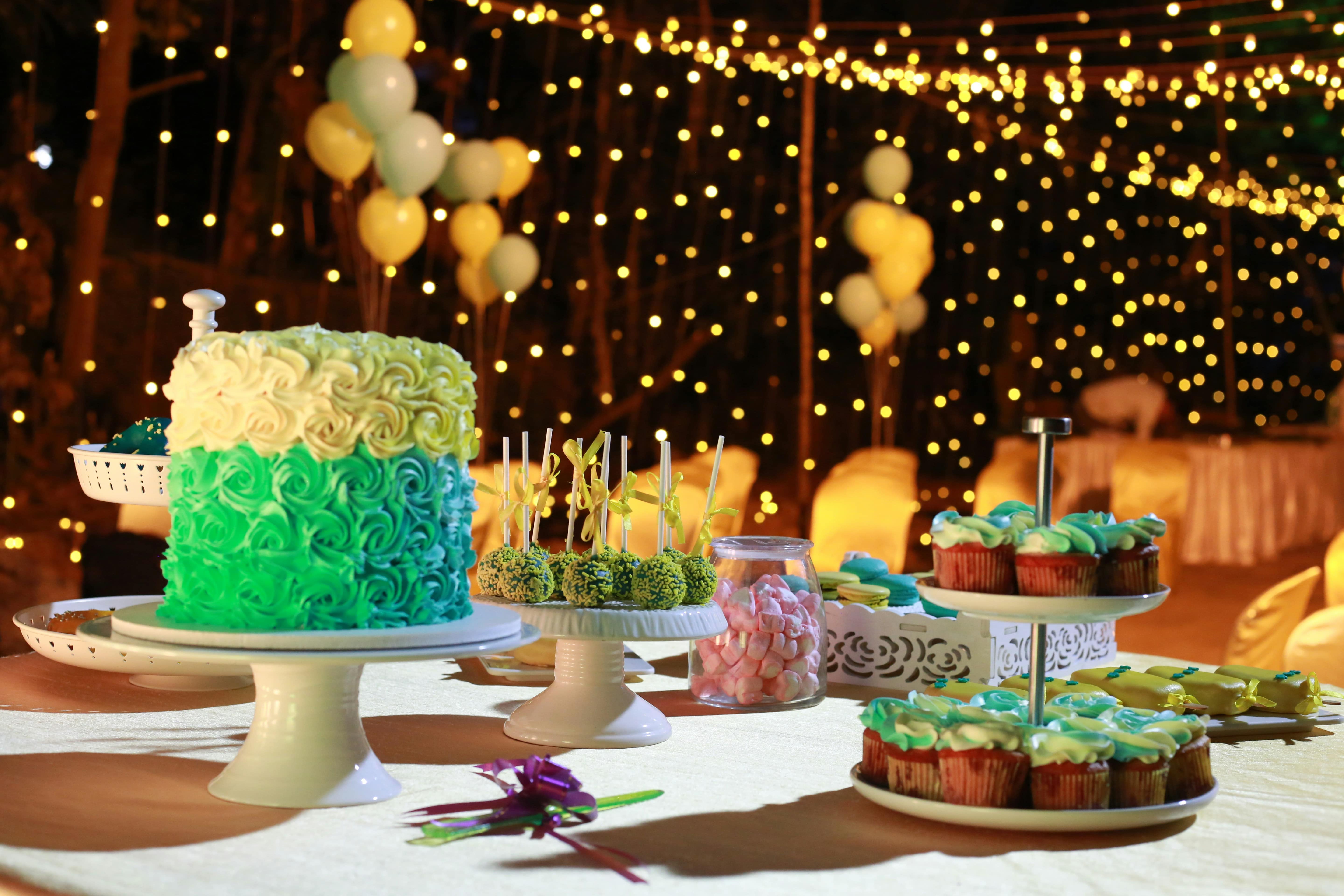 Custom Cakes